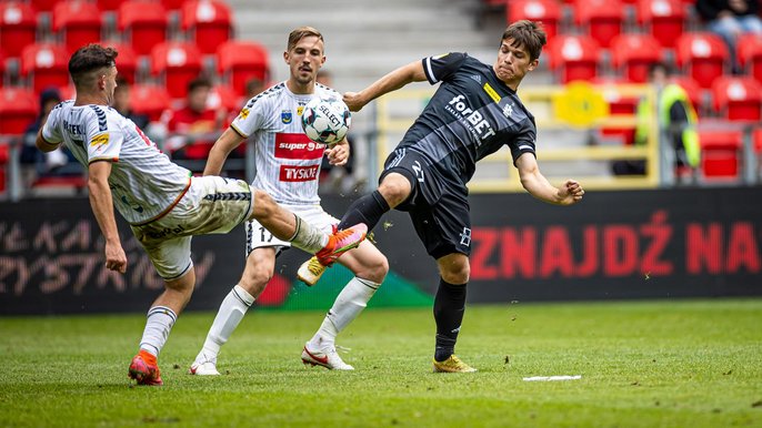 MATEUSZ BAKOWICZ - Łukasz Skwiot (Cyfrasport)