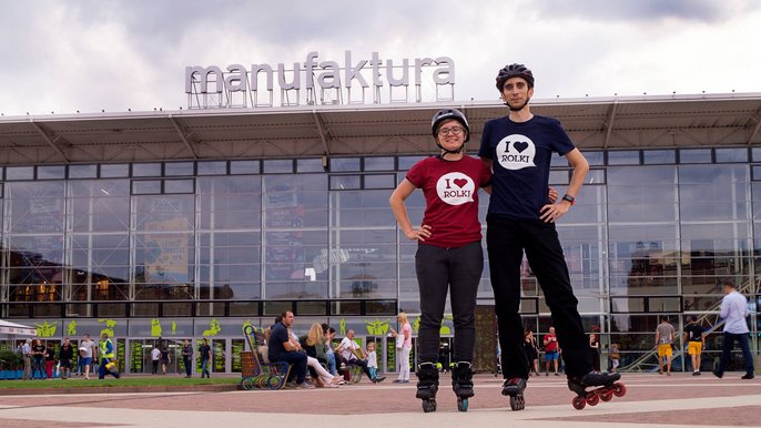 Warsztaty z podstaw jazdy i hamowania na rolkach w Manufakturze. - fot. I Love Rolki - Łódź‎
