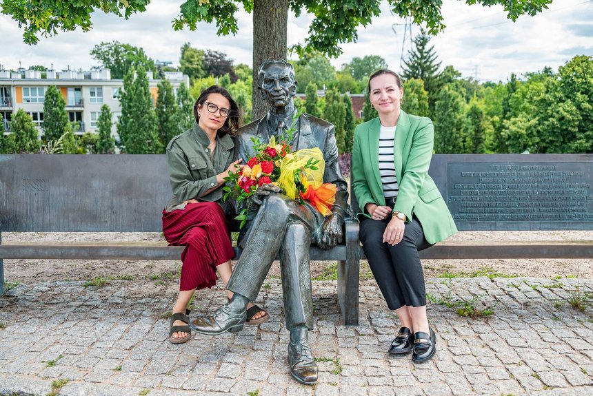 Wiceprezydent Łodzi Małgorzata Moskwa - Wodnicka. Po lewej: Aleksandra Zbieranowska z Centrum Dialogu im. Marka Edelmana, Fot: Patryk Wacławiak, UMŁ