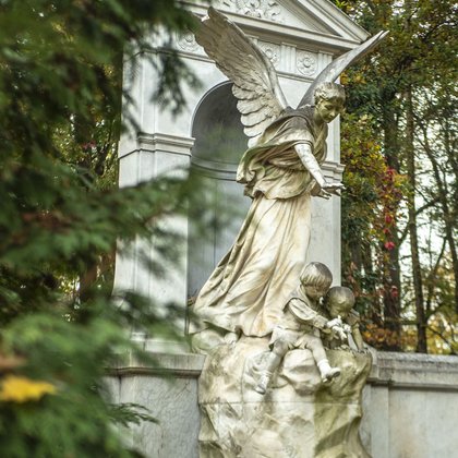 Rzeźby na Starym Cmentarzu w Łodzi, fot. Stefan Brajter