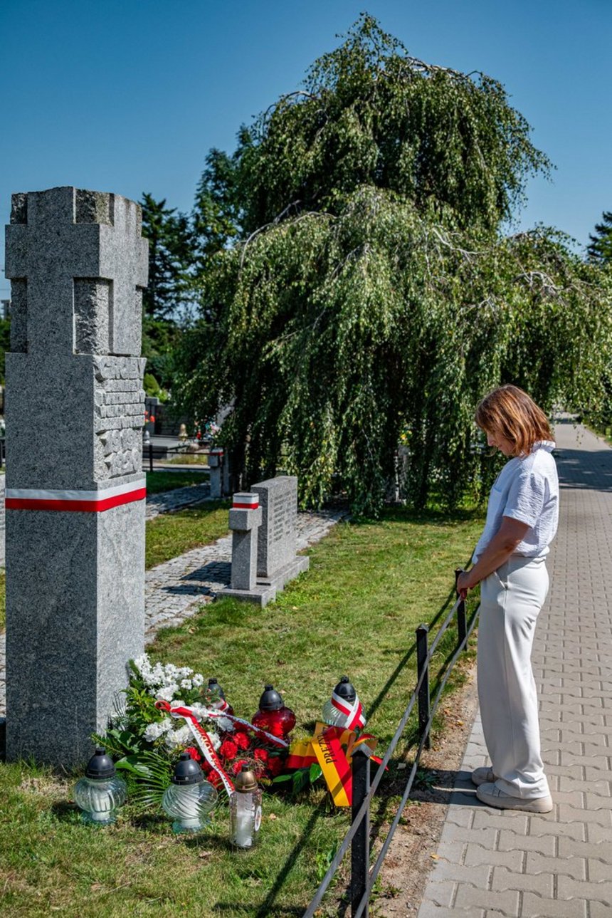 Cmentarz "Zarzew", zbiorowa mogiła. Fot. P. Wacławiak, UMŁ. 