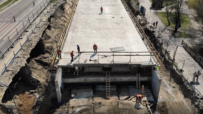 Na al. Rydza-Śmigłego stoi już pierwszy wiadukt - mat. UMŁ