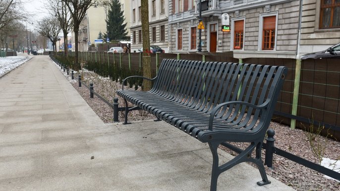 Ponad 500 ławek przybyło na ulicach, skwerach oraz w parkach - fot. Paweł Łacheta / UMŁ