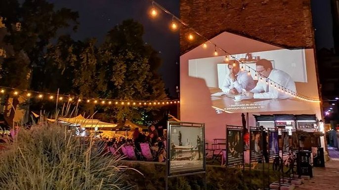 Zdjęcie promujące wydarzenie: Plenerowe Kino Perła w Łodzi na OFF Piotrkowska - mat. pras. OFF Piotrkowska Center