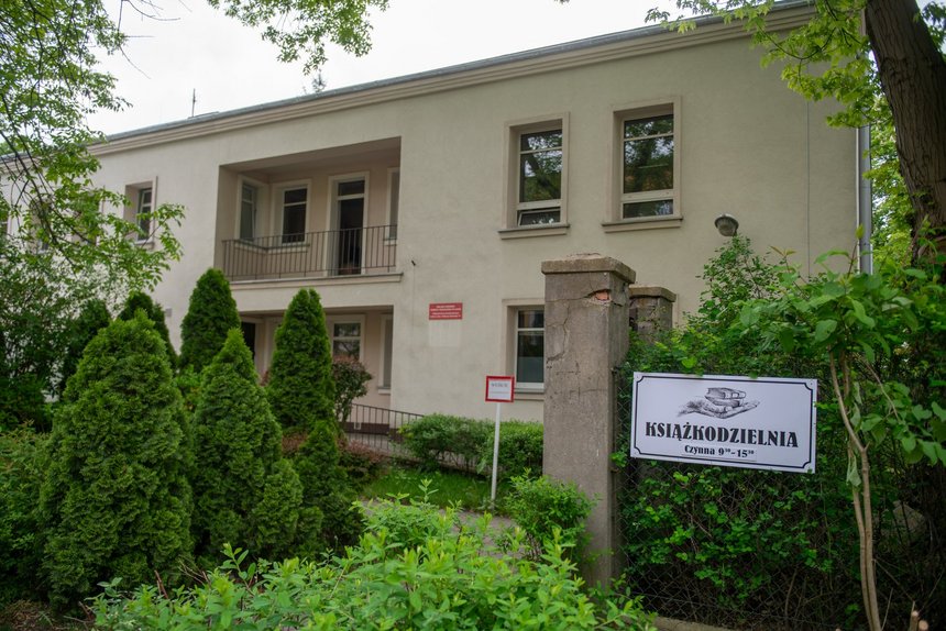 Ksiązkodzielnia przy ul. Kutrzeby 16.