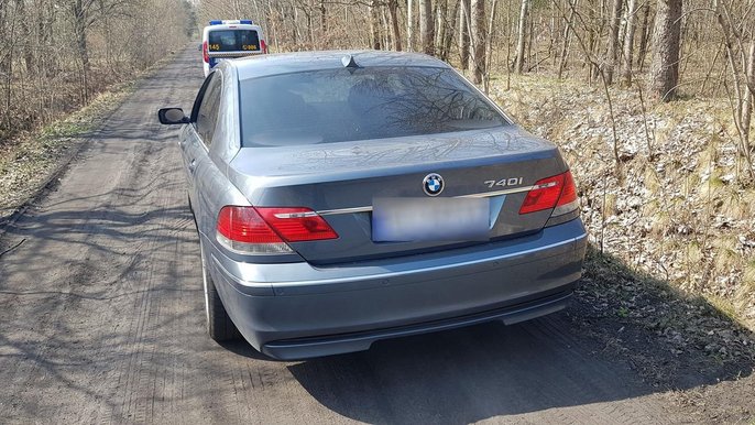 Nieuprawniony wjazd do lasu 