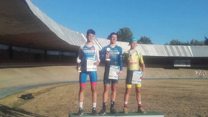 Miłosz Mielczarek - pierwszy z lewej. 