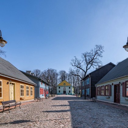 Podobnie mogła wyglądać Piotrkowska na przełomie lat 20. i 30. XIX w. Rekonstrukcja ulicy osady tkaczy w Łódzkim Parku Kultury Miejskiej W Centralnym Muzeum Włókiennictwa w Łodzi(fot. Patryk Wacławiak)