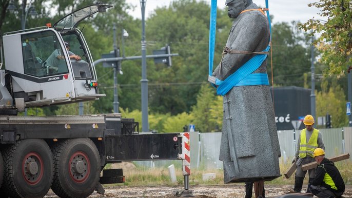 Pomnik Piłsudskiego przed ŁDK - fot. ŁÓDŹ.PL