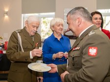 Pułkownik Włodzimierz Pajdowski i pułkownik Sławomir Miazga, dowódca 9ŁBOT. Opłatek. fot. P. Łacheta, UMŁ. 