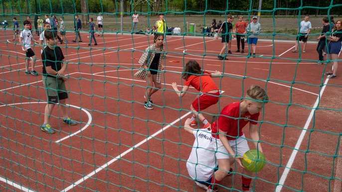 Szkoła Podstawowa nr 141 - nowe boisko wielofunkcyjne - fot. ŁÓDŹ.PL