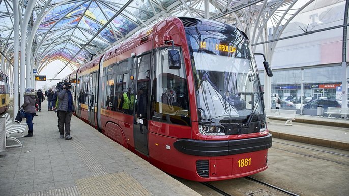 Pierwszy z 12 tramwajów, które mają być dostarczone w tym roku rozpoczął kursowanie po mieście - fot. Radosław Jóźwiak / UMŁ