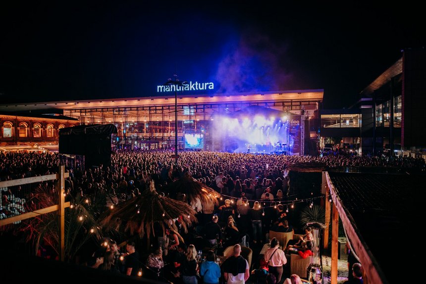 Scena na rynku w Manufakturze podczas Łódź Summer Festiwal 2023