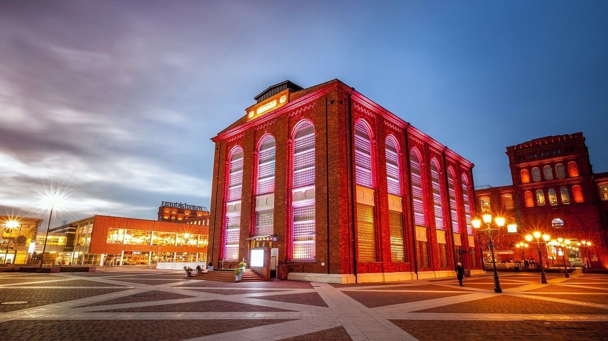 Budynek Manuarte z zewnątrz (fot. P. Augustyniak)