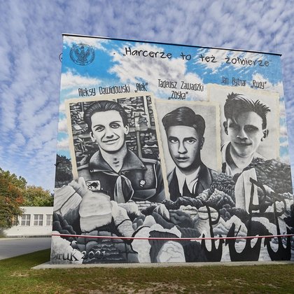 Mural na budynku Szkoły Podstawowej nr 182 przy ul. Łanowej , fot. Radosław Jóźwiak