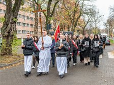 Przemarsz pod pomnik pękniętego serca