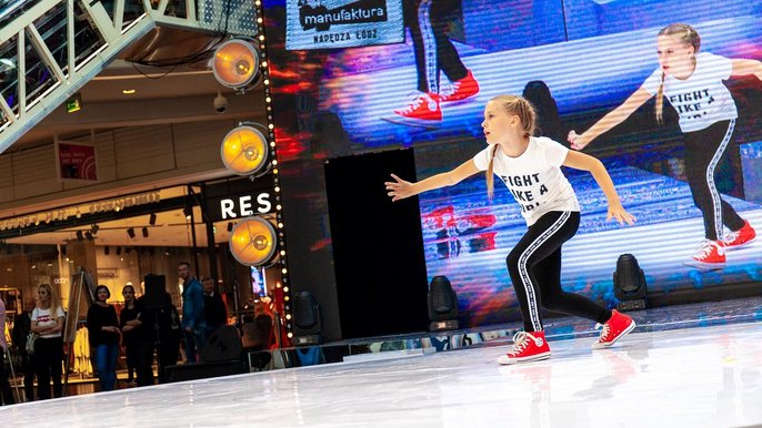 Grafika promująca wydarzenie: Kids Talent Show | występy młodych artystów w Manufakturze - fot. mat. Manufaktura