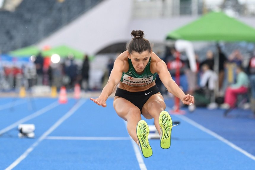 Agnieszka Bednarska w trakcie skoku