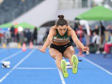 Agnieszka Bednarska w trakcie skoku